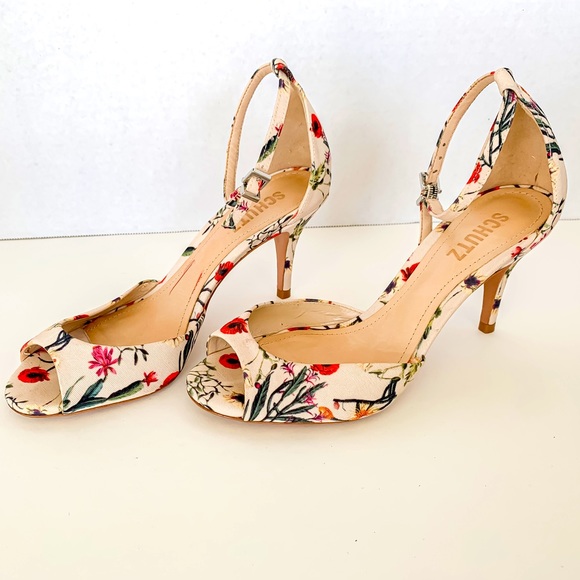 SCHUTZ Shoes - SHUTZ floral canvas kitten heel